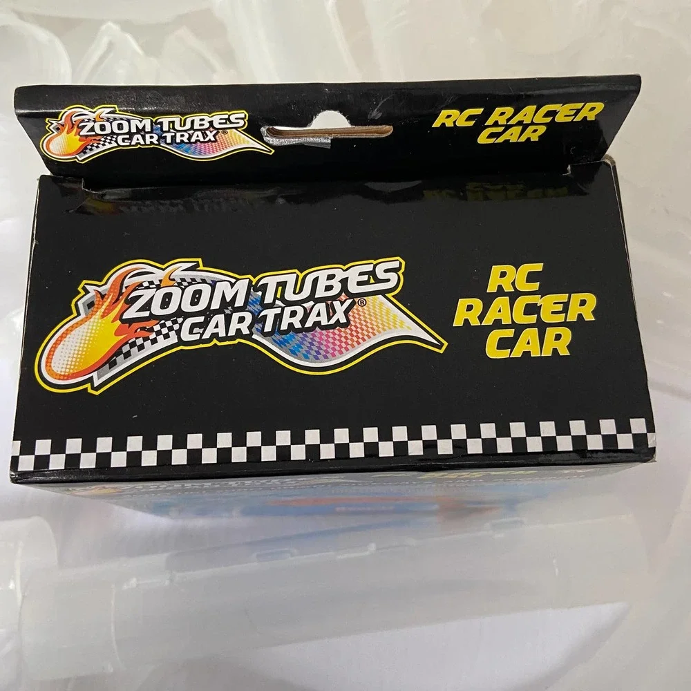 Zoom Tubes Car Trax RC Racer Set 2 cars w/ Expansion Set Criss Cross - Picture 3 of 12